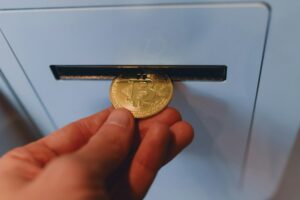 Bitcoin Enters ‘Disbelief Phase’ – Could Short Sellers Face The Next Squeeze?