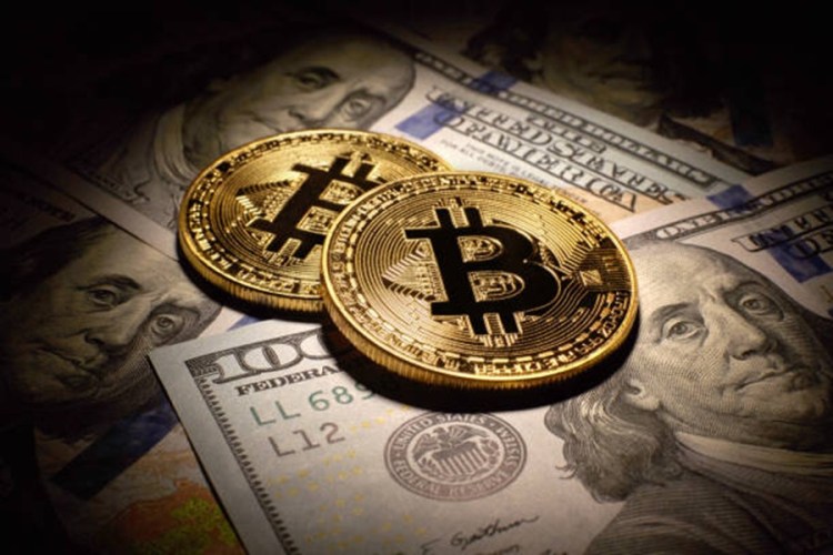 BTC Trapped In Tight Range: Liquidity Heatmap Shows Key Price Points At $115K, 106K