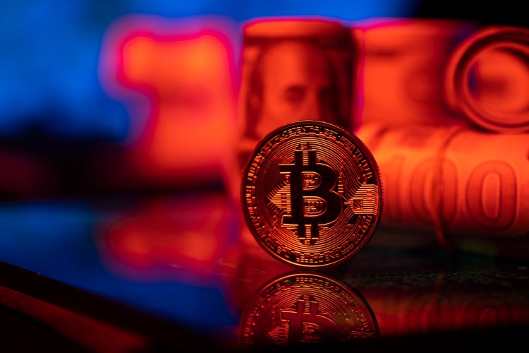 Bitcoin Sharpe Signal Slips Into Negative Territory — More Pain For BTC? 