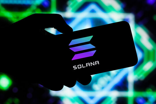 Solana Stalls At The Edge, But This Level Holds The Key As Momentum Dries Up