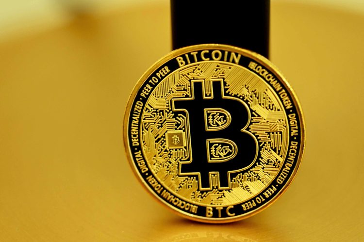 ‘Saylor Is Finished’ – Peter Schiff Slams Bitcoin Tycoon Over $1.44B Reserve Build-Up