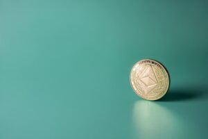 If This Ethereum Bear Flag Pattern Holds, ETH Price Could Be On Its Way To $2,400