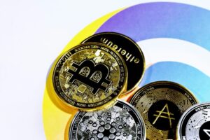 Bitcoin Dominance Grows As Altcoins Post Another Losing Year: Analyst