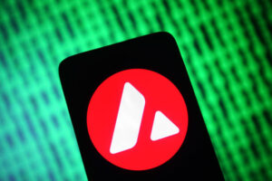 After 95% Crash, Avalanche Forms High-Timeframe Reversal Structure