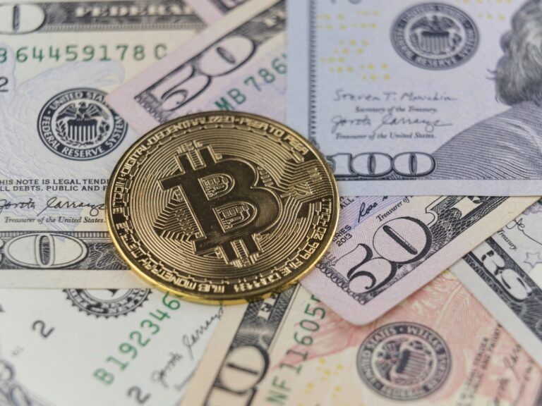 Bitcoin Mining Nationalized? US Senators Float Bold New Reserve-Backed Bill
