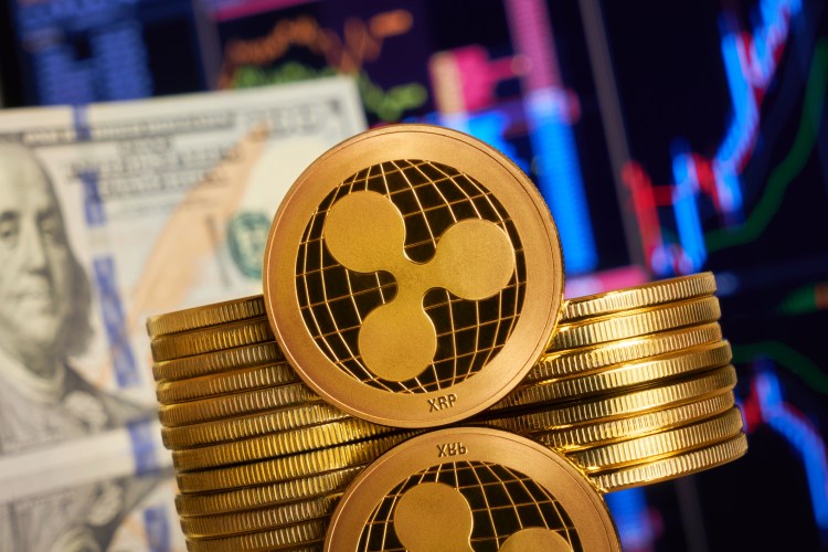 On-Chain Data Suggests XRP Still Overvalued Despite Weak Price Action — More Pain For Bulls?